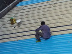 处理道桥防水问题需要从选择防水材料、施工工艺等方面综合考虑