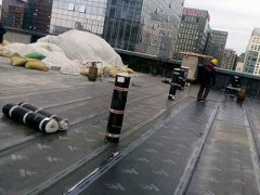 防水满粘法施工一般情况下，低于5℃时满粘法无法正常施工